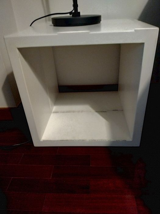 Vendo 2 cubos em madeira maciça