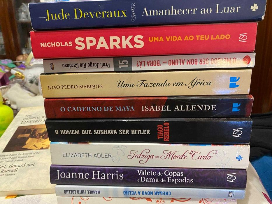 Livros variados - Romances atuais