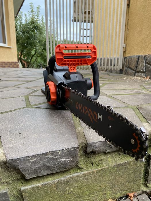 Пила акумуляторна + 4 акумулятора