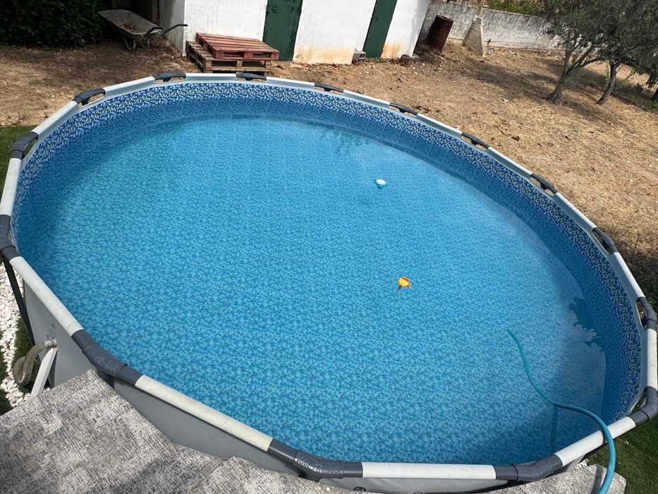 Esta a venda uma piscina!