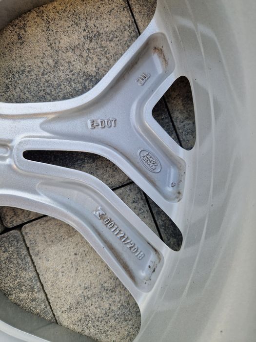 Felgi aluminiowe 5x108  20 "  Land Rover Evoque II K8D2-1007-GA