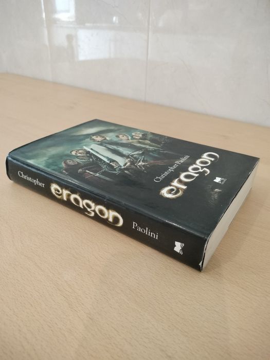 Livro - Eragon de Cristopher Paolini