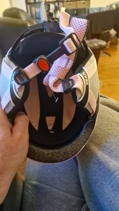 Kask narciarski snowboardowy na sanki hulajnogę