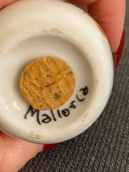 Biała solniczka pamiątka z Majorki Mallorca