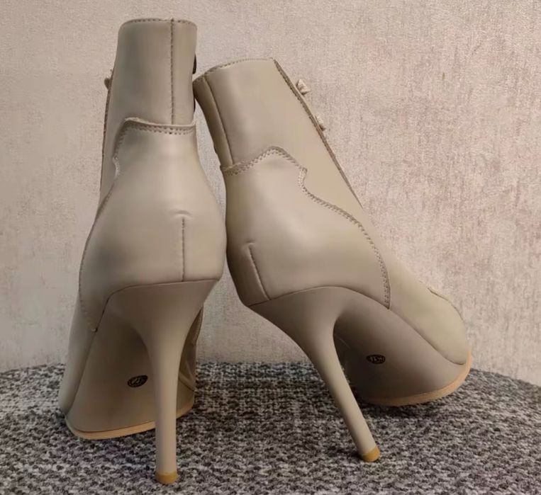 Туфлі для танців Heels