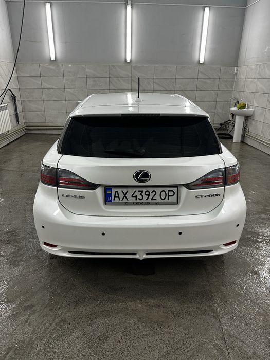 Лексус гибрид ст200