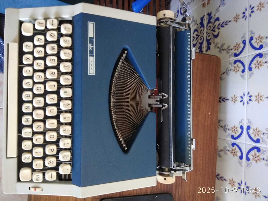 Maquina antiga escrever  abc 2000