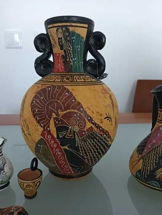Conjunto antigo 8 Peças de cerâmica Gregas. Como Novas!	 Feitas e pintadas á mão*