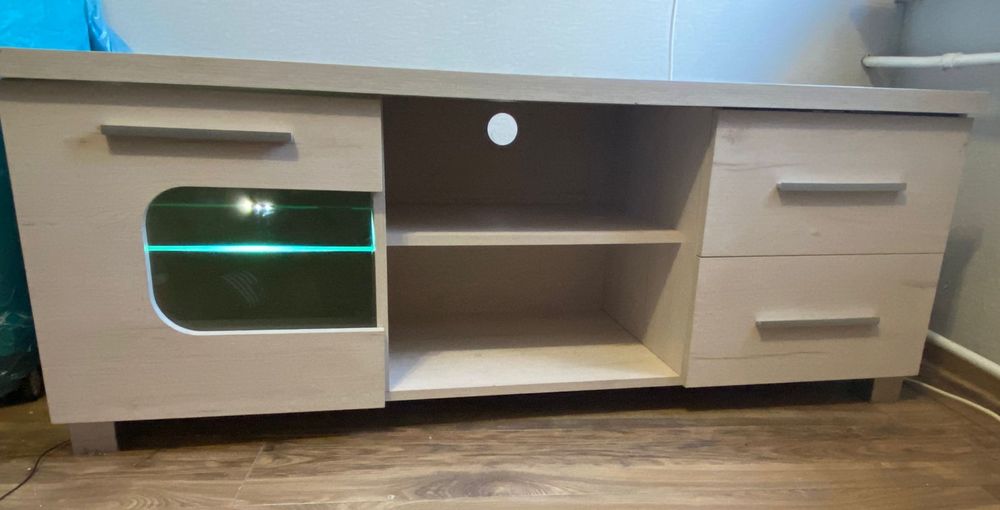 Szafka rtv podświetlana