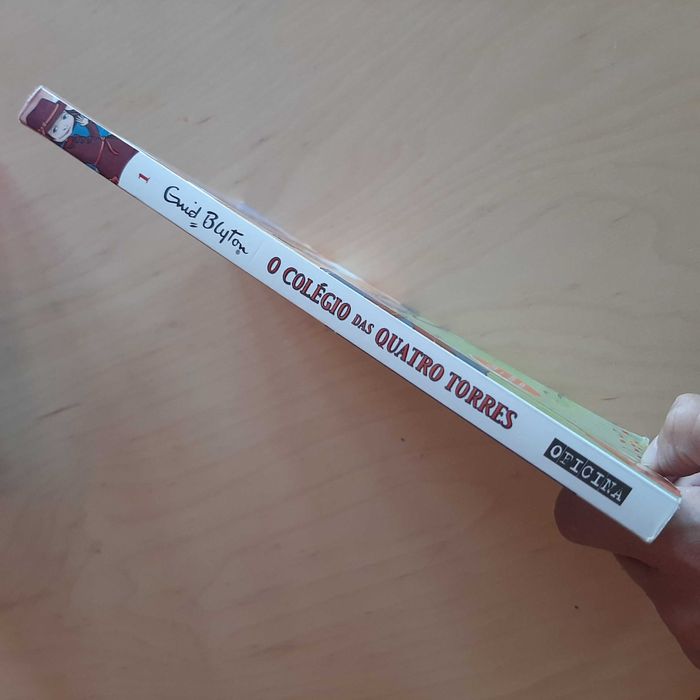 Livro - O Colégio das Quatro Torres - Enid Blyton - Portes incluídos