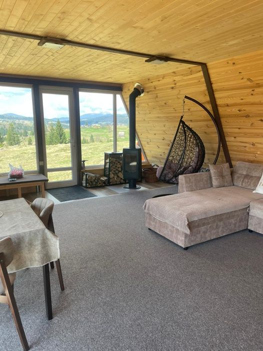 Будинок в горах. Відпочинок в Карпатах.