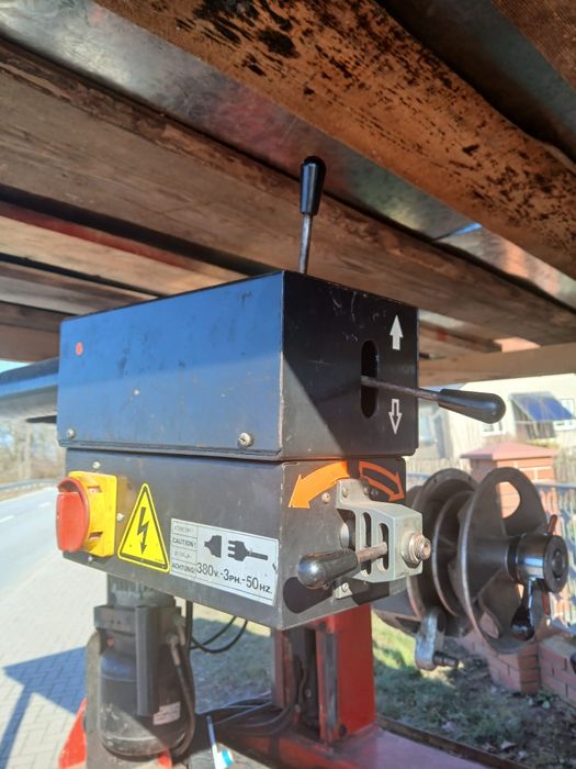 Montażownica do opon ciężarowych