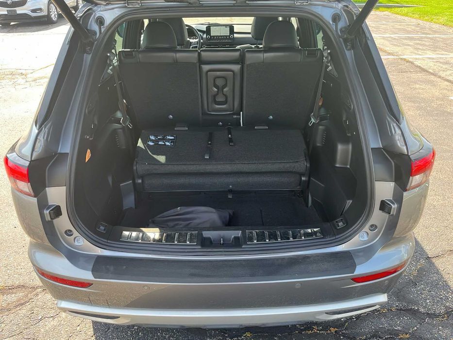 Mitsubishi Outlander PHEV SEL      2022