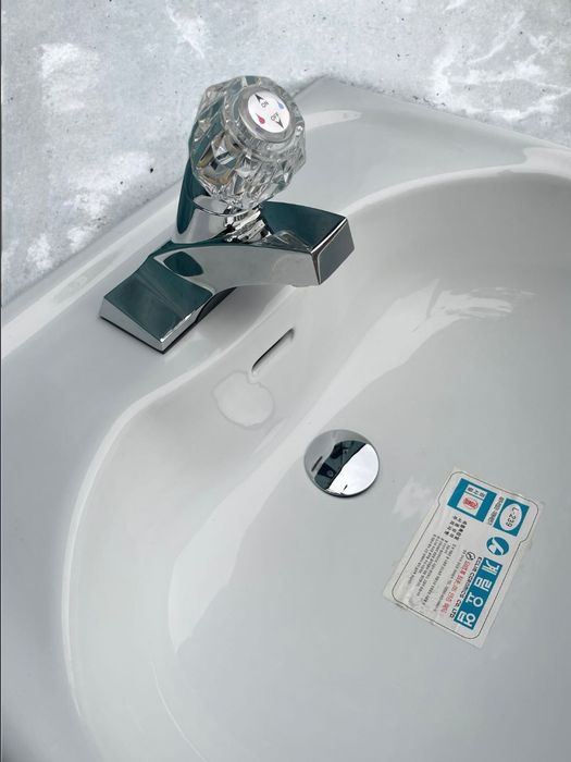 Новые комплекты раковина умывальник кран смеситель