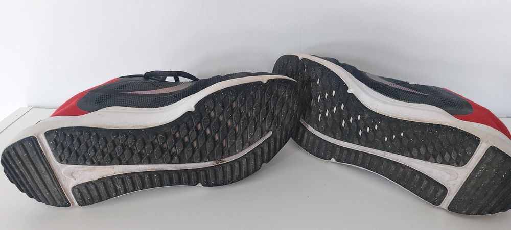 Nike buty do biegania dzieciece roz 36,5