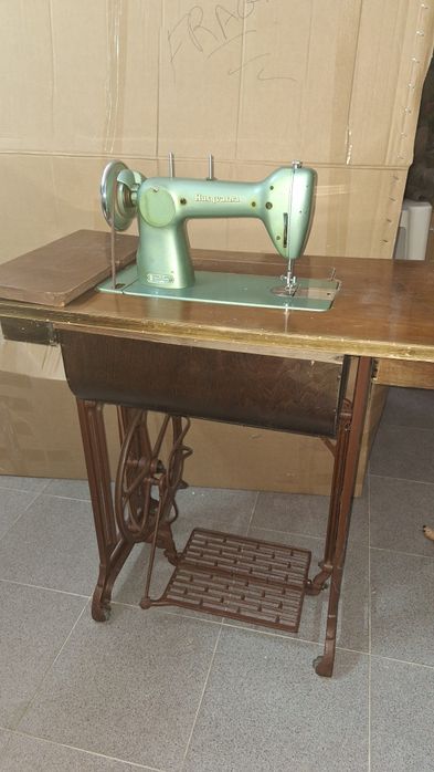 Maquina de costura antiga