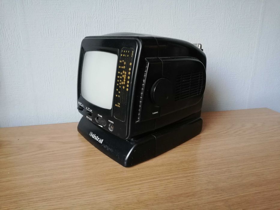 Mistral NO.TV-501 - malutki telewizor, radio