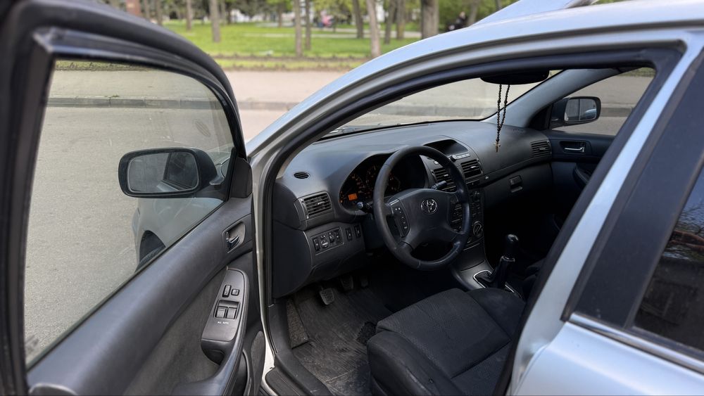 Toyota avensis 2л дизель