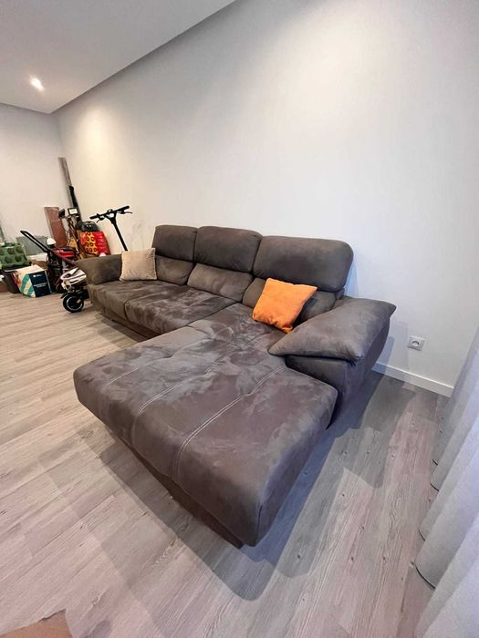 Sofá com chaise longue