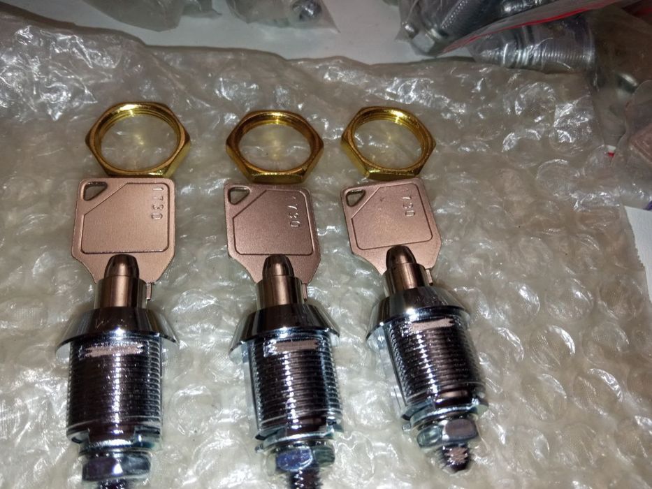 Продам новые тубулярные замки фирмы Wicl для игрового и вендингового о