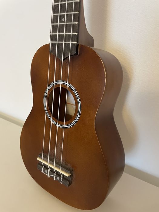 Ukelele STAGG castanho