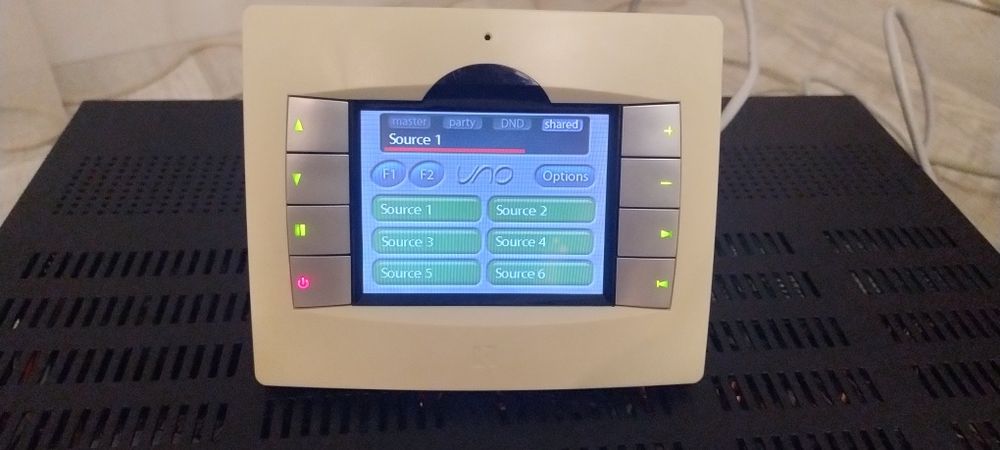 Мультирум контроллер Russound CAV 6.6 з сенсорною панеллю UNO-TS2