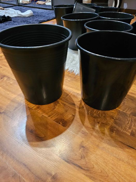 Wiaderka doniczki plastikowe 11 sztuk