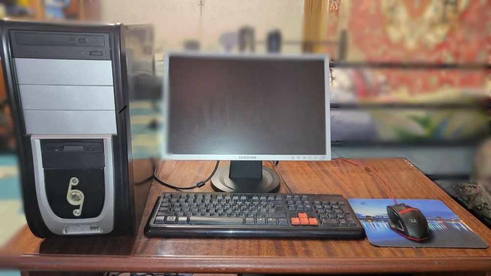 Комп'ютер            .