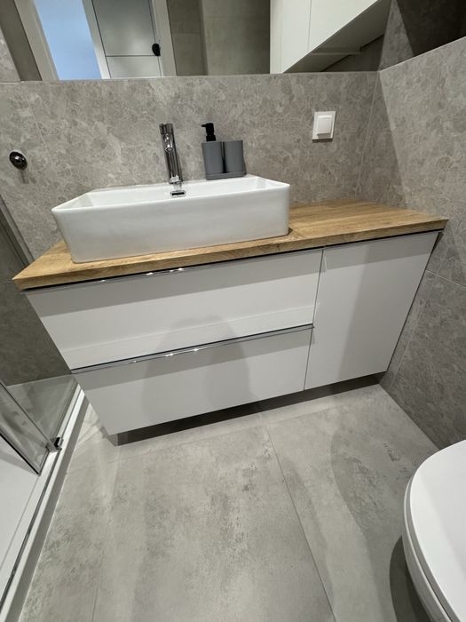 Jasne i przestronne 2 pokoje z dużym balkonem