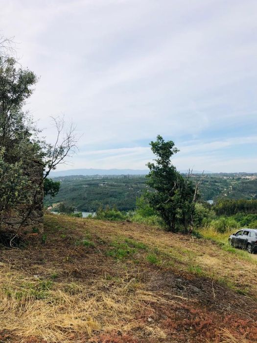 Casa com 55m2 + pátio com 24m2