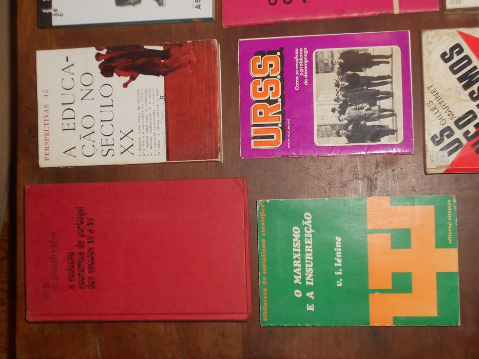 Diversos livros historicos, politicos, educativos