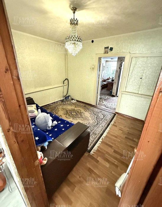 KI D2 Продам 1/3 будинку з гаражем та ділянкою, житловий стан, вул. Лінійна 34