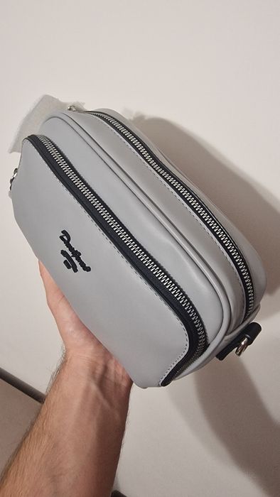 Torebka, Listonoszka damska na szerokim pasku - David Jones, portfel