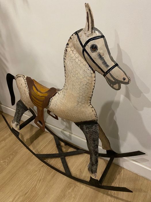 Cavalo de ferro antigo