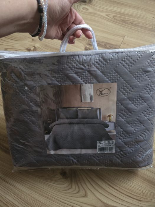 Покривало стьобане нове