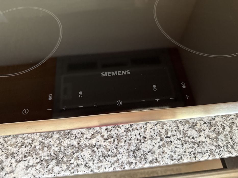 Siemens Placa de Vitroceramica: Modelo ET724501E - 4 Zonas - 60 cm - Preto - Por Estrear
