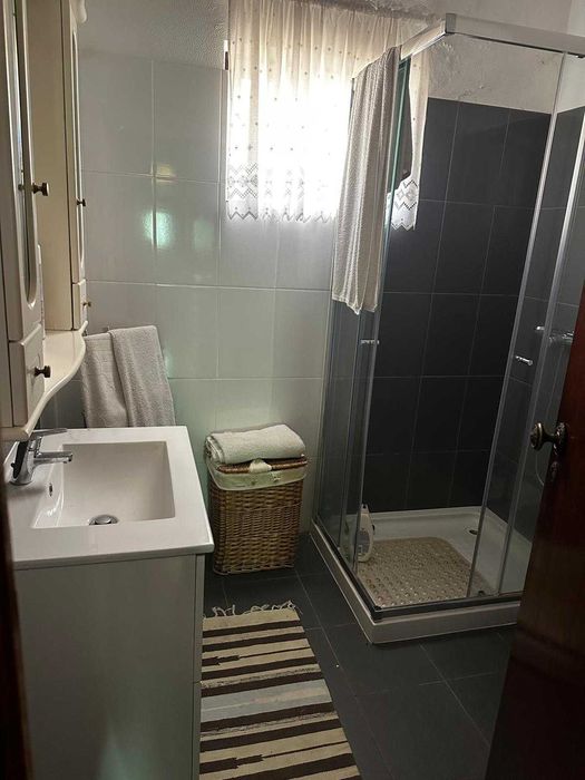 Alugo Moradia V4 mobilada