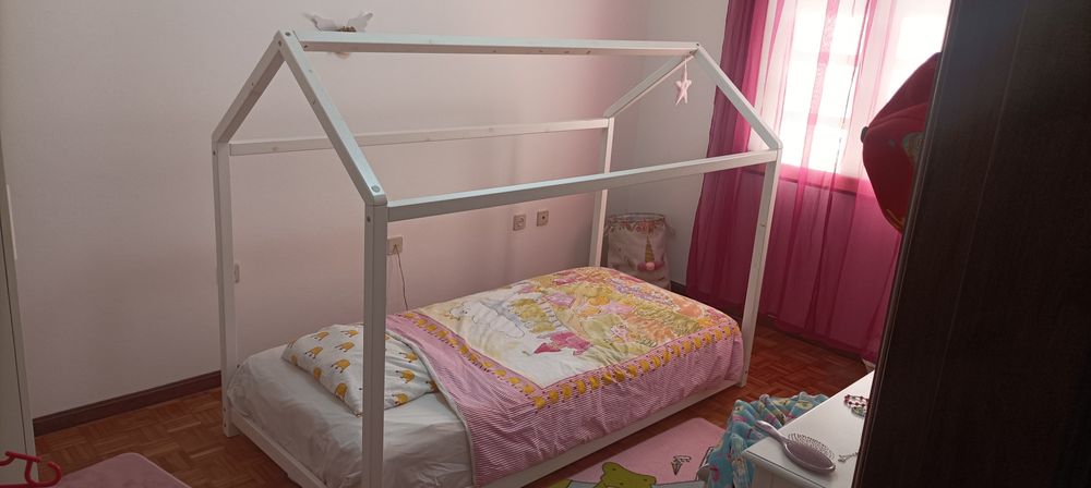 Cama Montessori Conforama + Colchão Molaflex Ekoplus + Roupa de cama