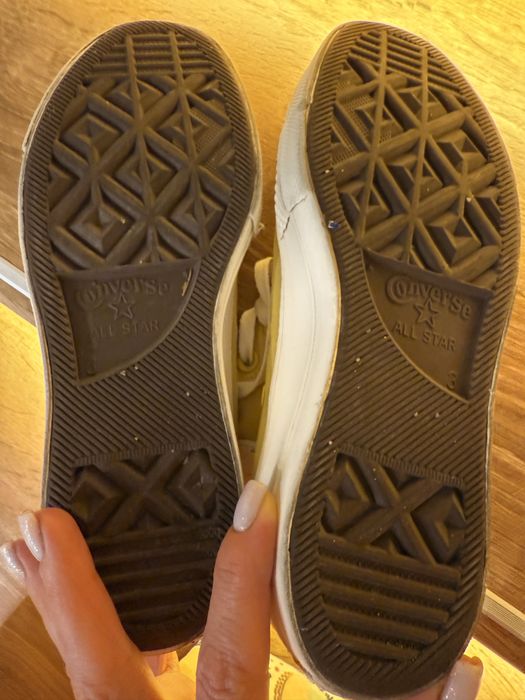 Продам конверс  оригинал