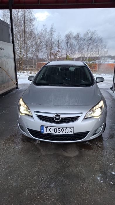 Opel Astra J sport tourer 2011 1.7 cdti