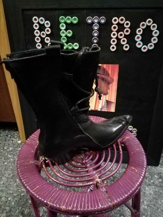 Botas Novas marca Salieri em Pele côr Preta tamanhos 36 e 37