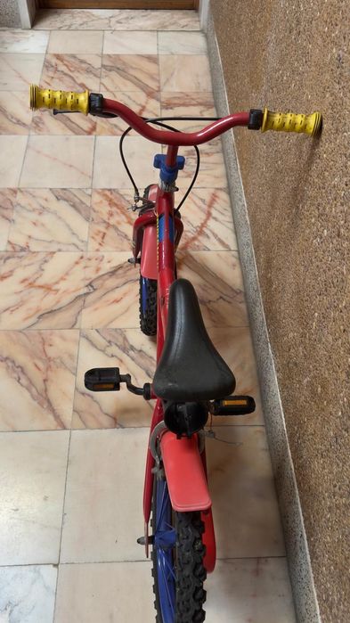 Bicicleta Spiderman estilo BTT para criança