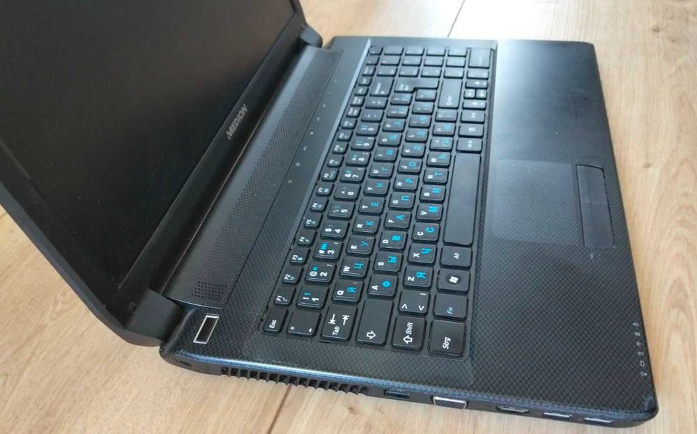ноутбук Medion i7\8 озу\240гб ssd\ geforce 650 2Гб
