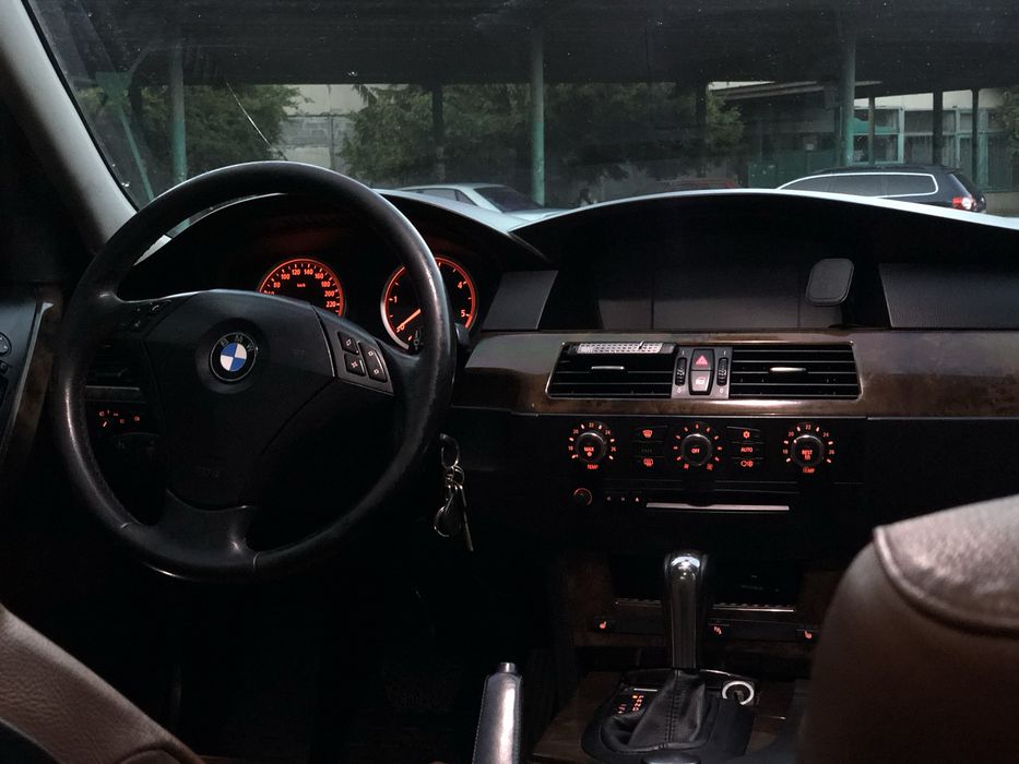 Продам BMW e60 525d.