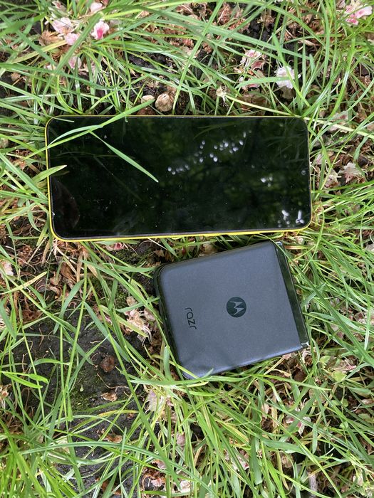 Продам на запчастини pocco motorola