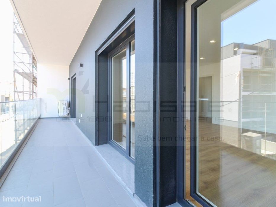 Apartamento T3 com varanda e barbecue | Paradela, Santo António dos...