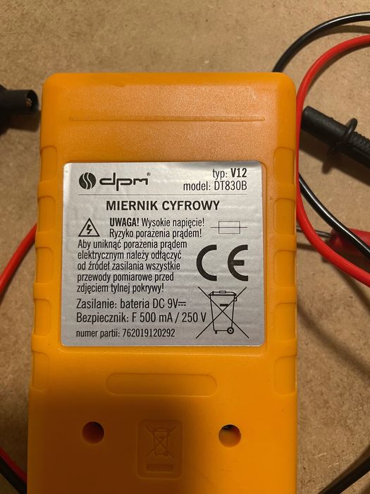 Miernik cyfrowy dt830b