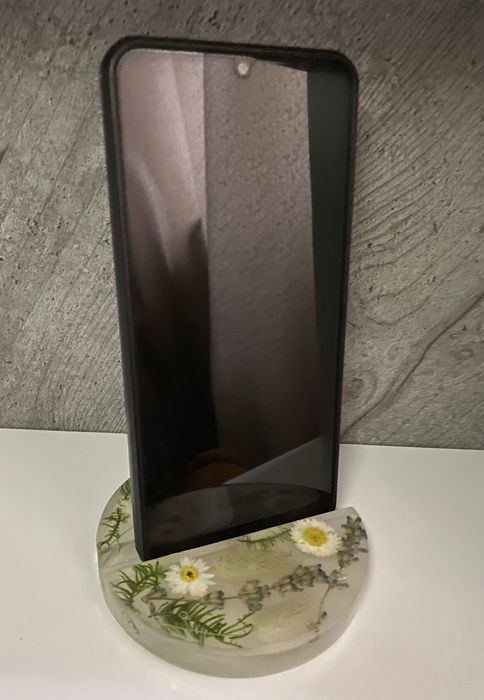 Підставки для телефону з епоксидної смоли.