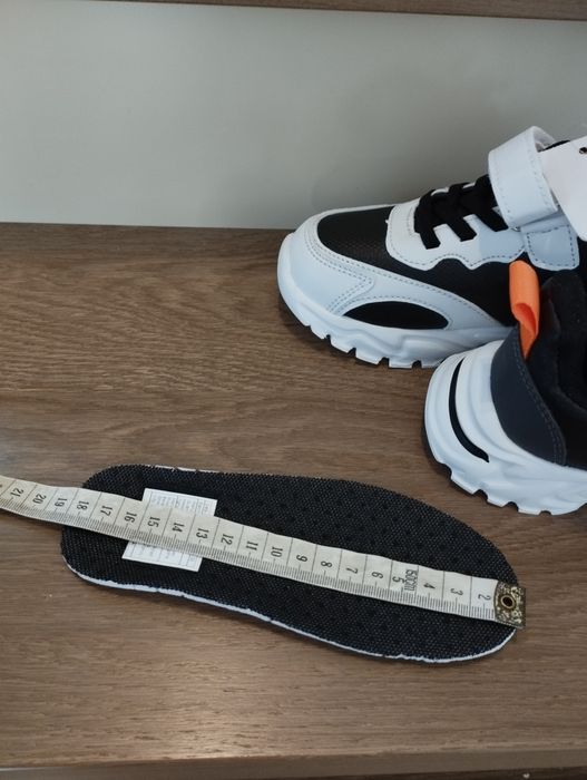 Buty chłopięce rozmiar 28