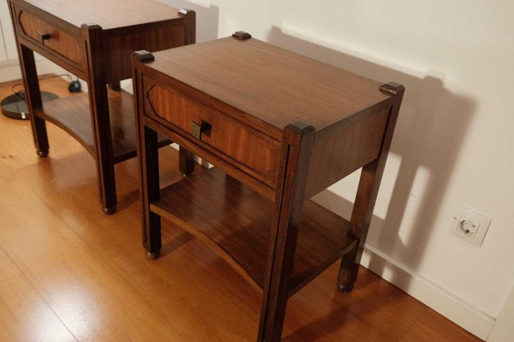 Mesinhas de cabeceira vintage em madeira